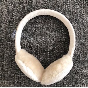 UGG EARMUFFS